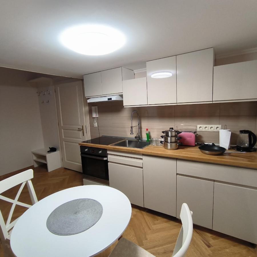 Lubert Apartmany S.R.O Praha Bagian luar foto