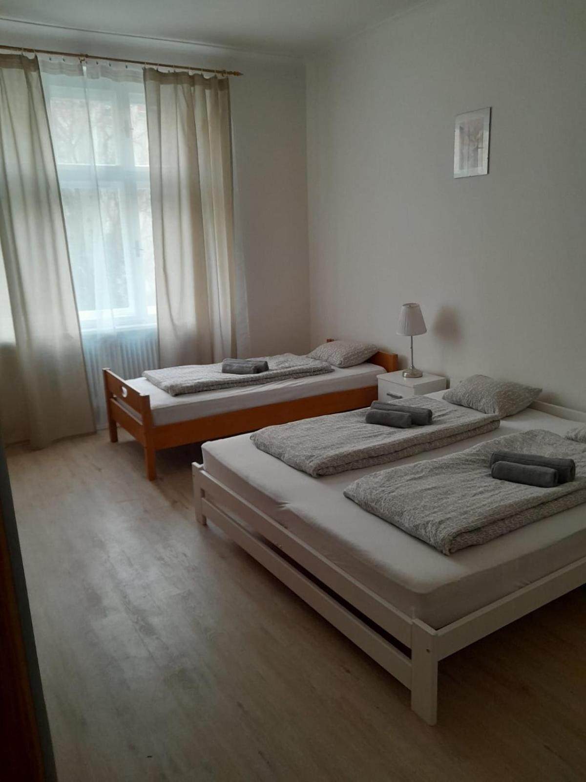 Lubert Apartmany S.R.O Praha Bagian luar foto