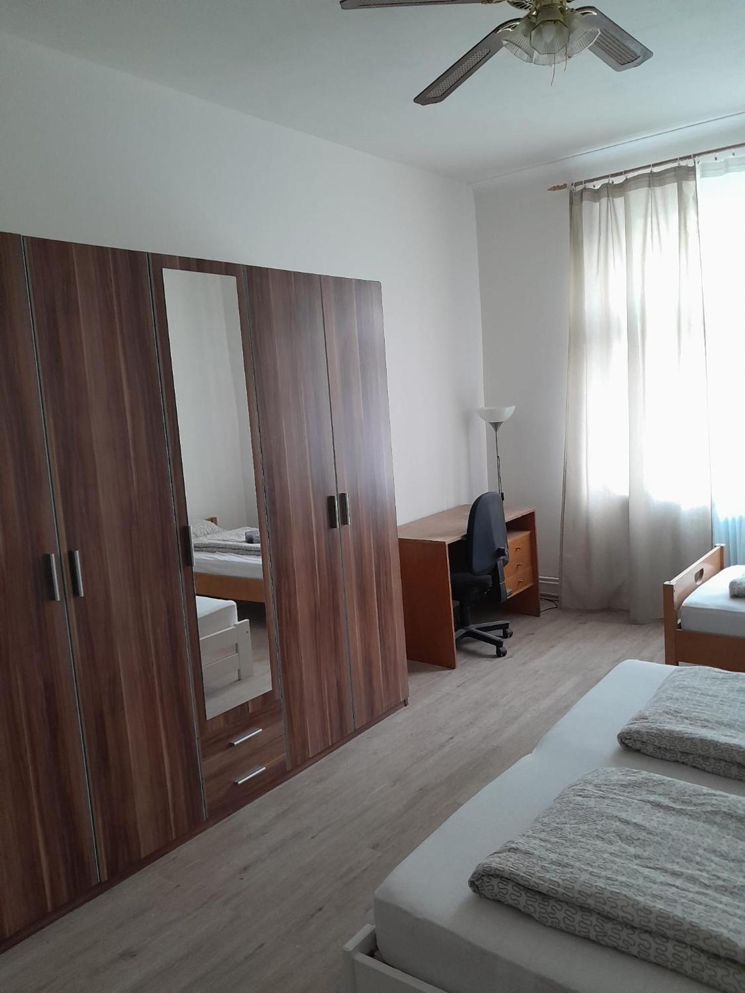 Lubert Apartmany S.R.O Praha Bagian luar foto
