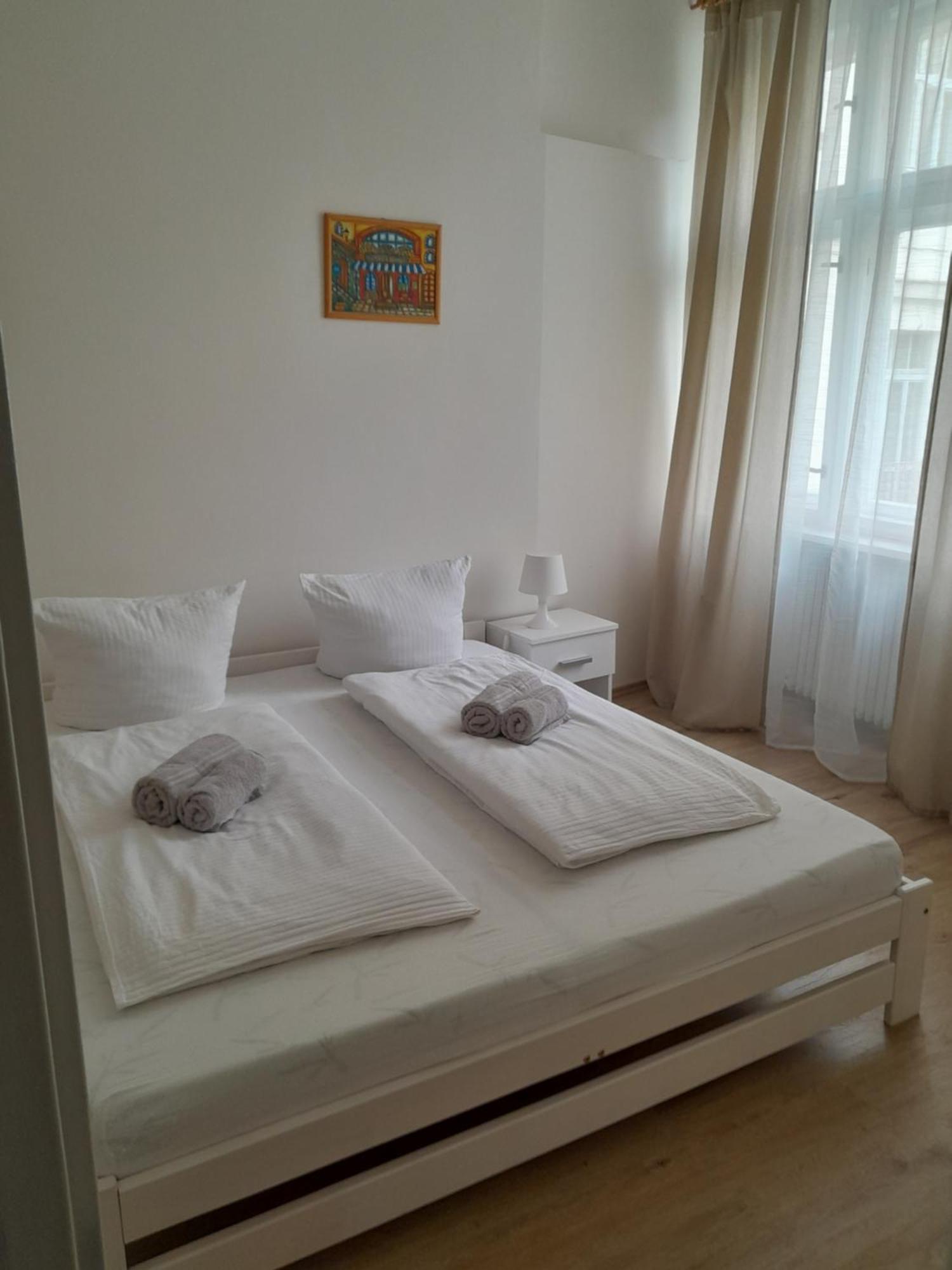Lubert Apartmany S.R.O Praha Bagian luar foto
