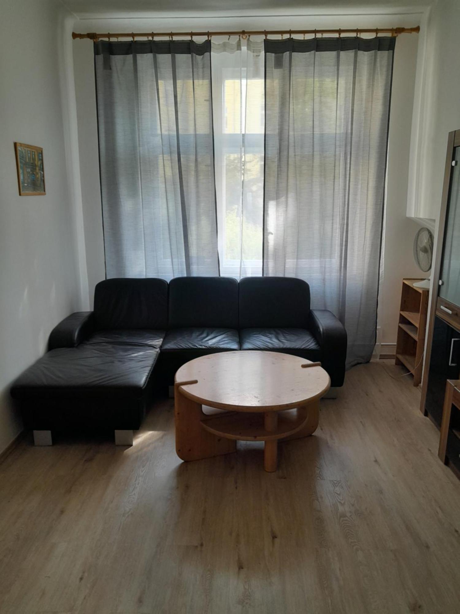 Lubert Apartmany S.R.O Praha Bagian luar foto